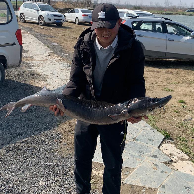 @琨琨一起去钓鱼