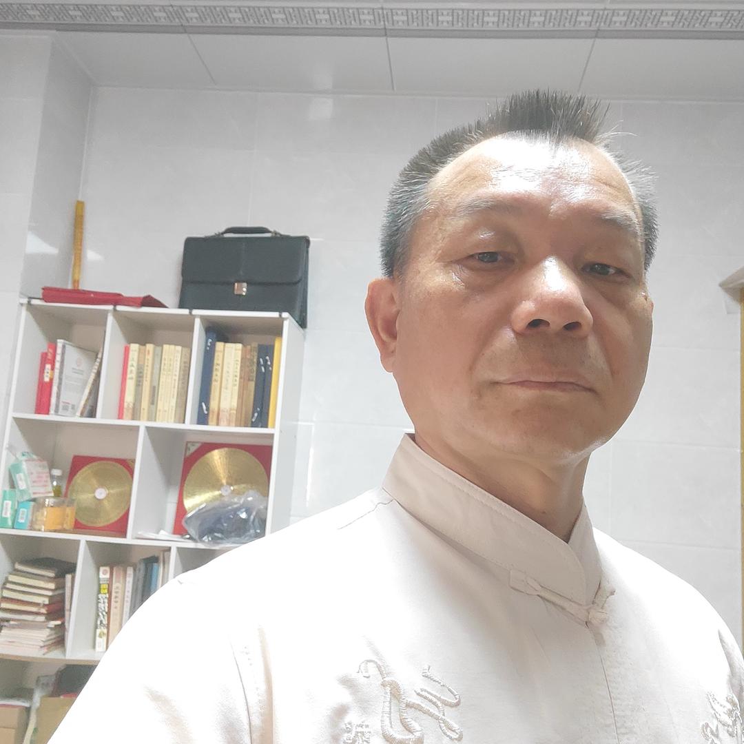 精瑞堂风水馆(号领南居士、姓名：蓝桂精)