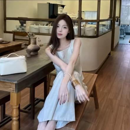 她泪总把我灼伤