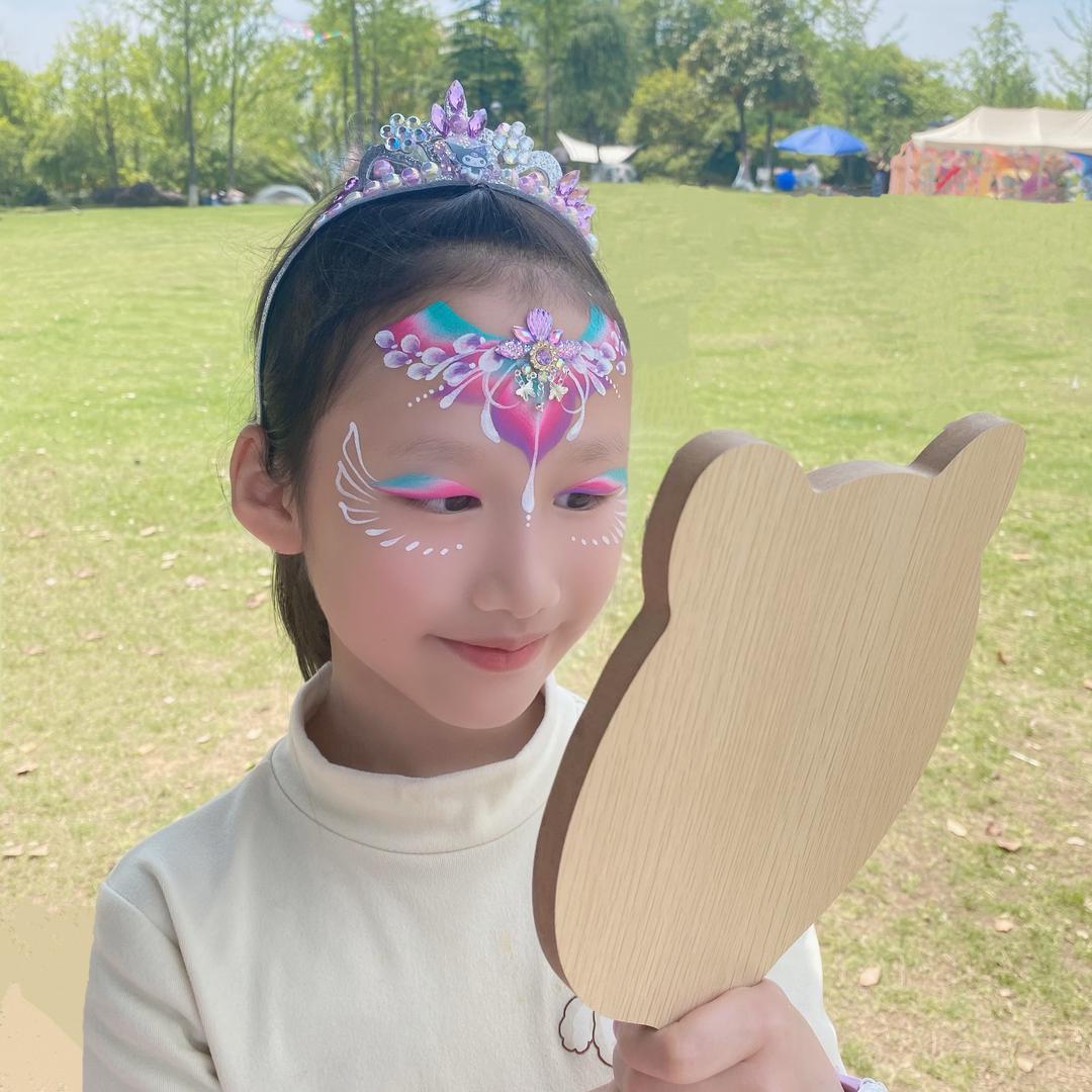 画彩绘的丹丹