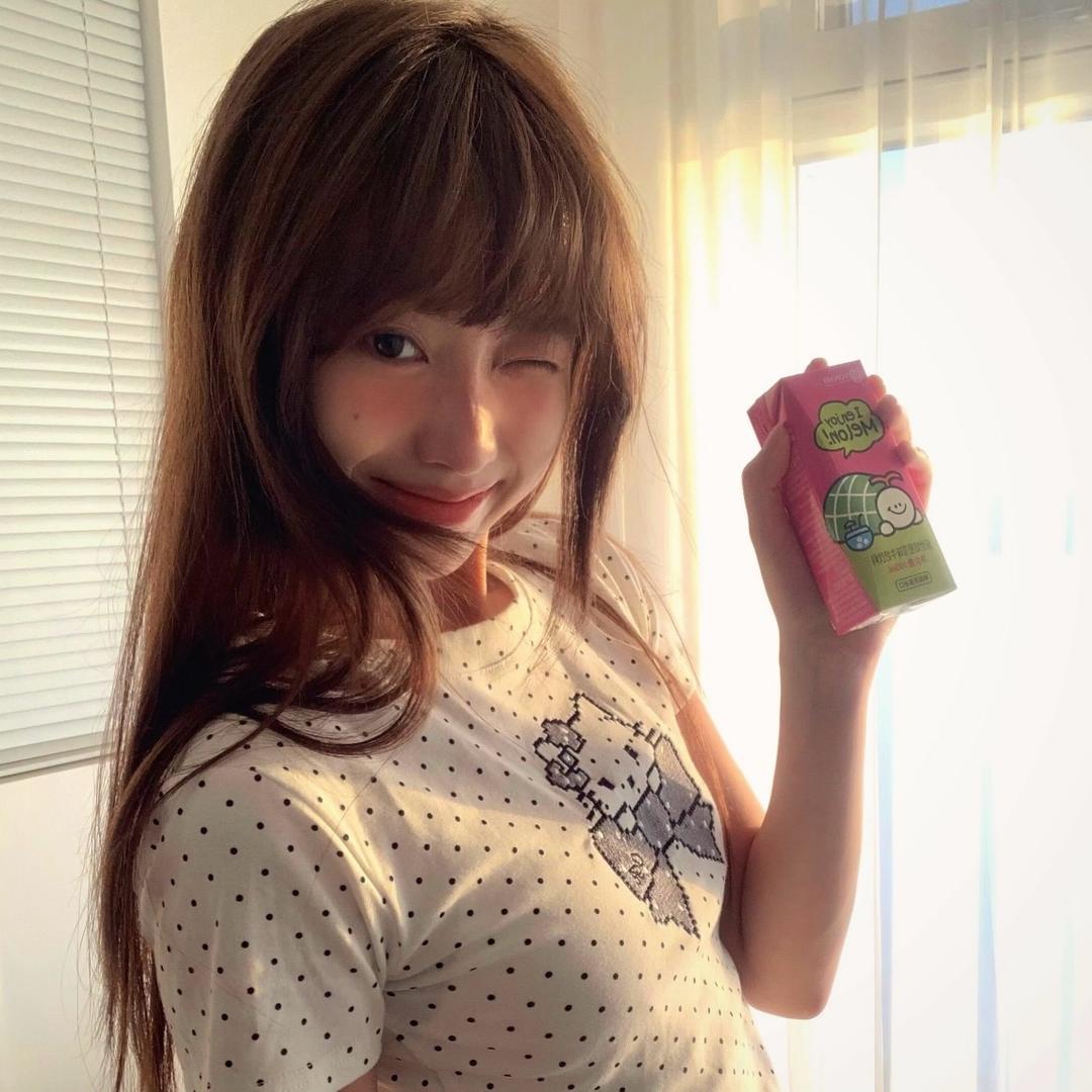别烦美女