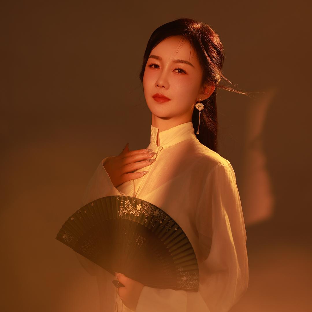 颜禾服装美学馆官方号