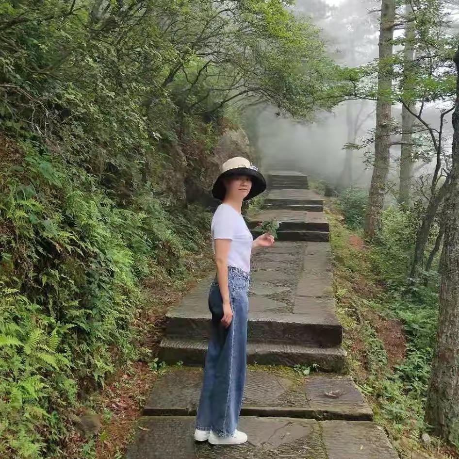 好运来小姐姐