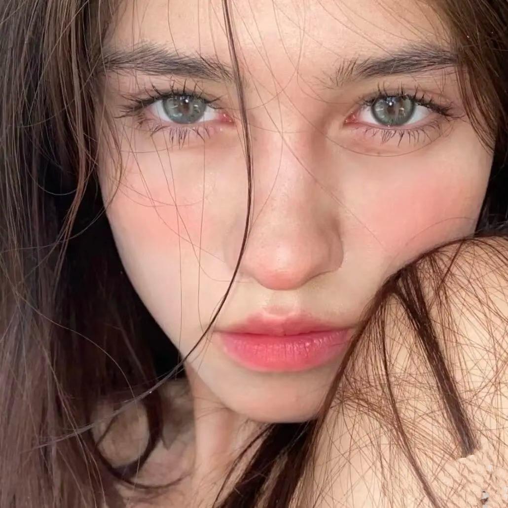 𝙔 𝙔.