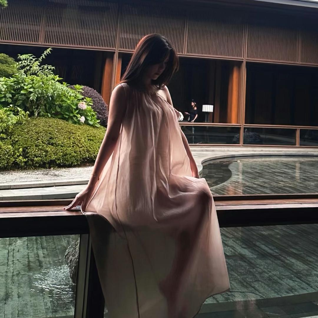 面纱下的小娇妻💕