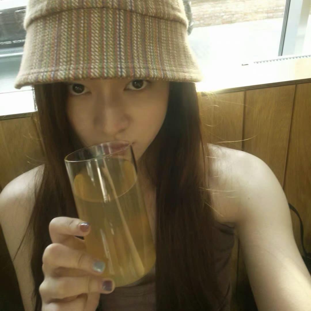 一杯冰美式.