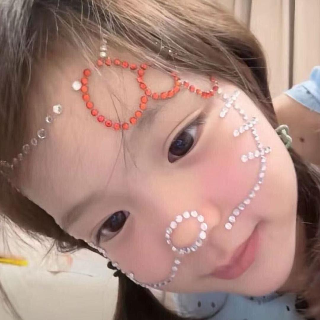 𝐒𝐭𝐫𝐚𝐰-