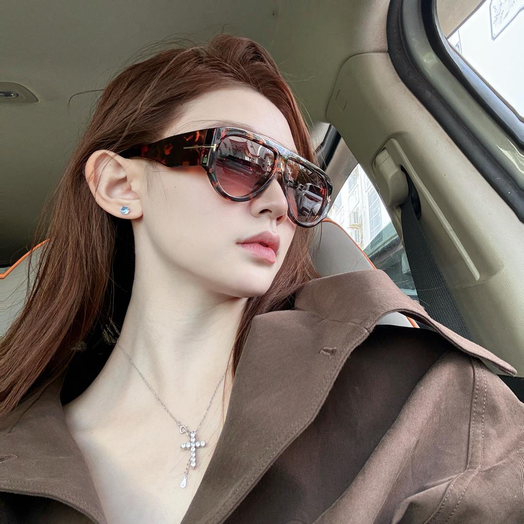 美少雨中最可爱