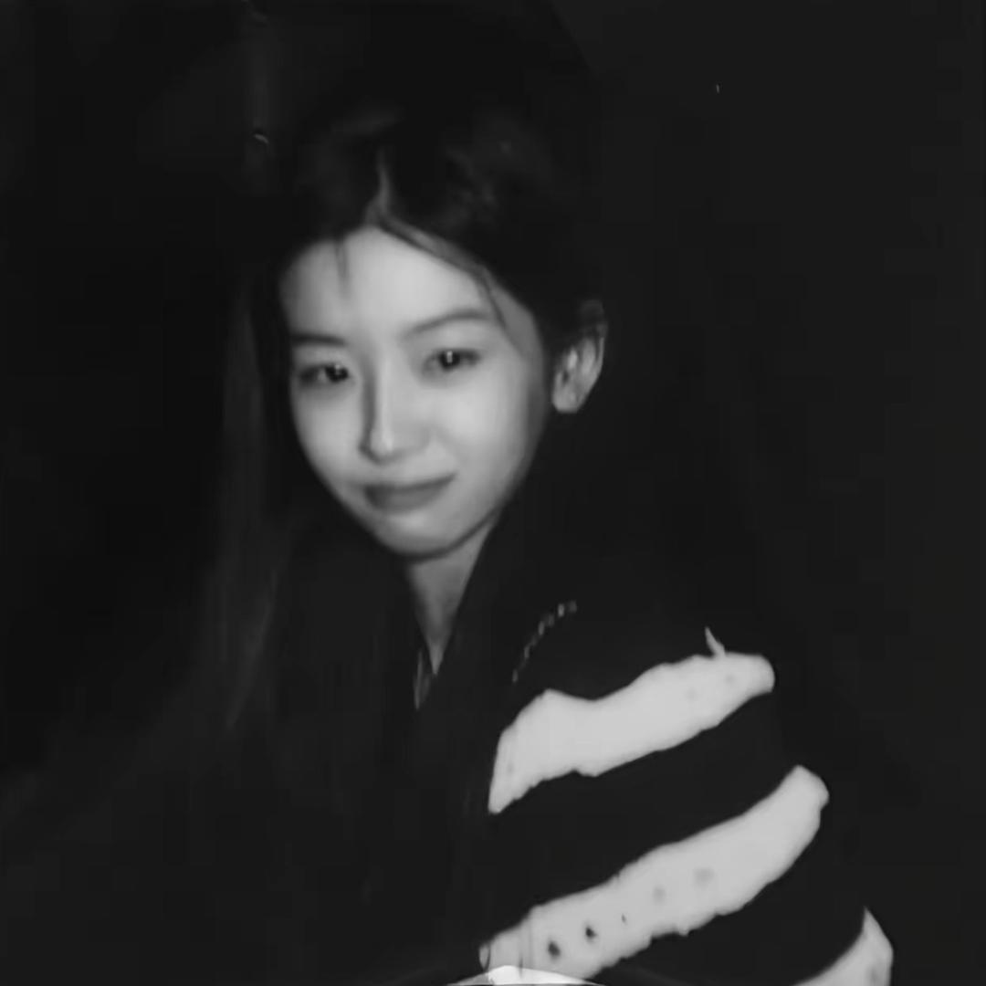 每天都好困ᶻ 𝗓 𐰁