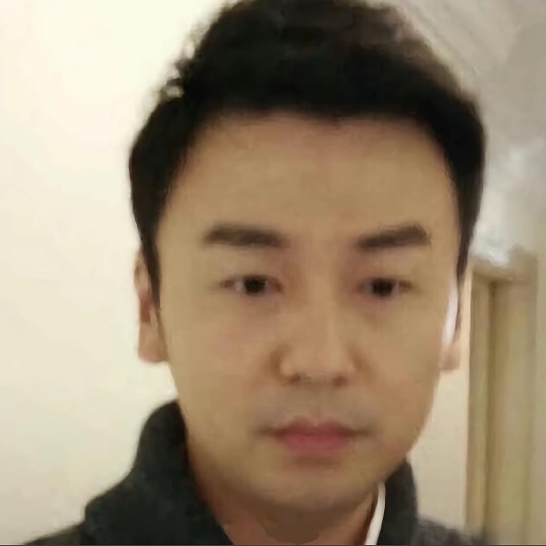 一朵风中摇曳的陈俊生