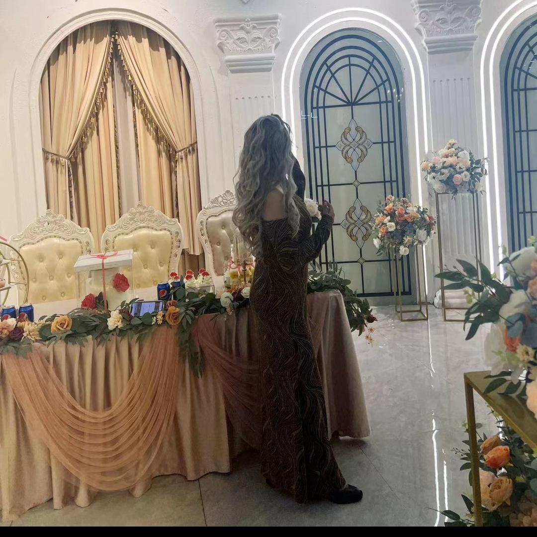 χαραατ服装店