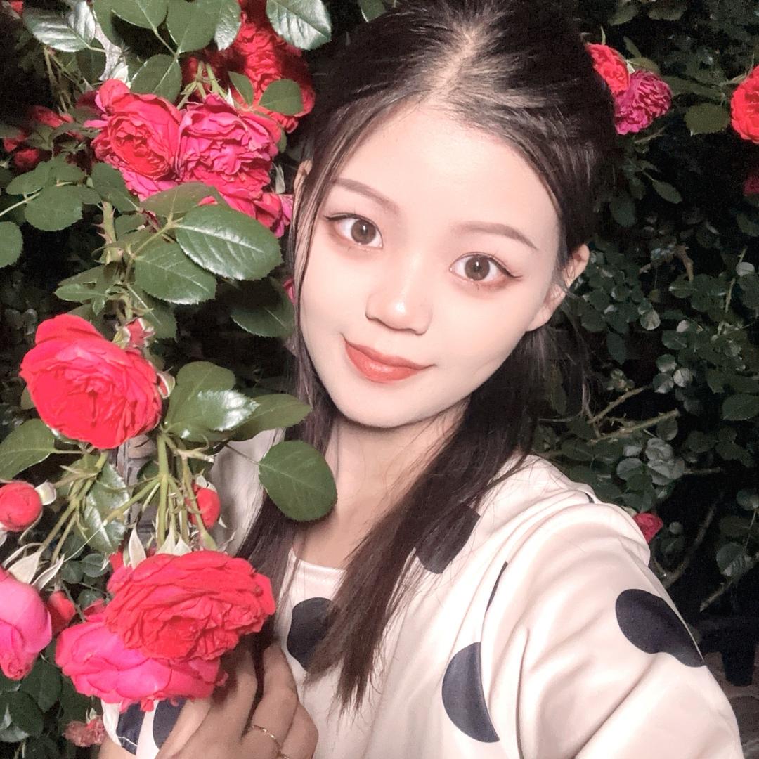 女左🐑