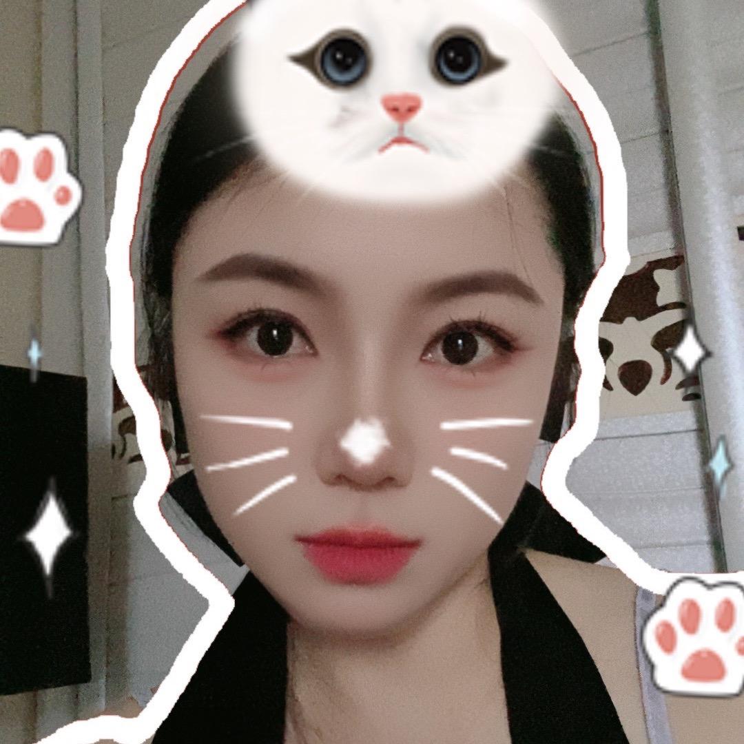杨杨服装设计师