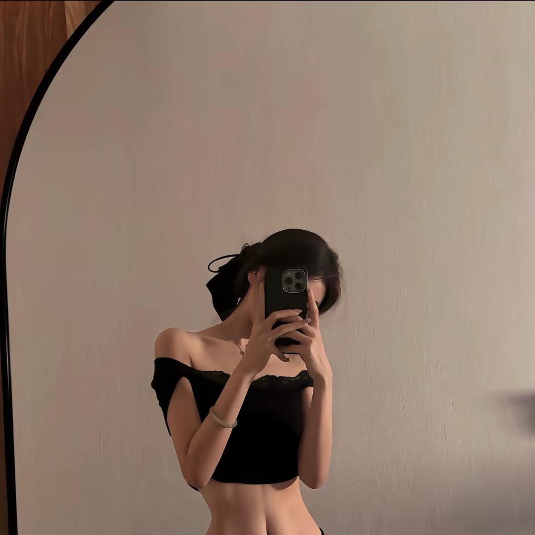 她