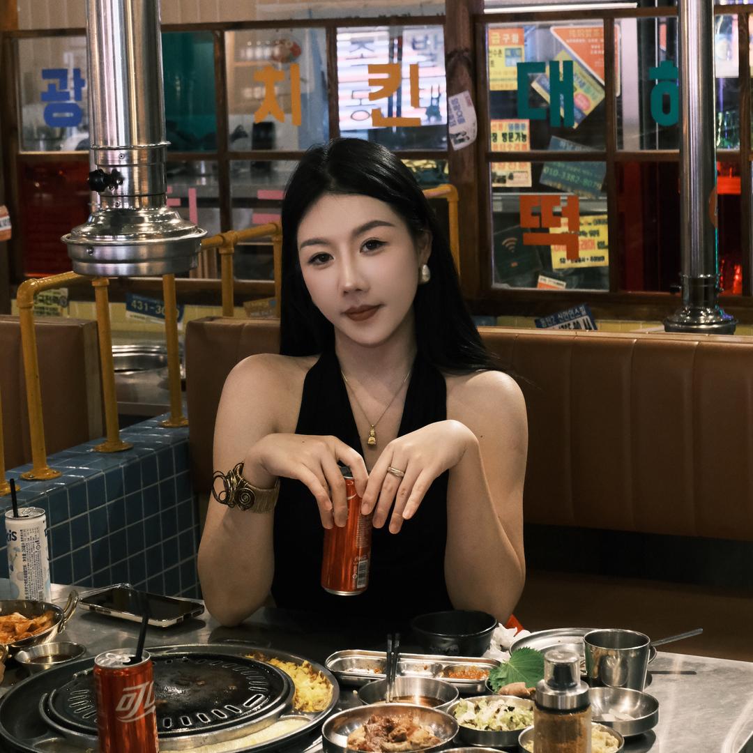 𝐋