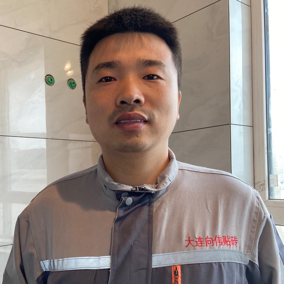 大连向伟贴砖