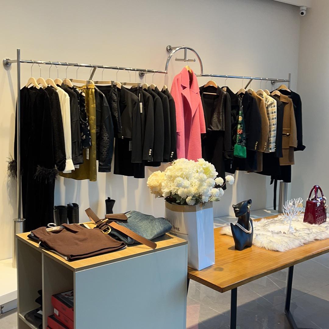 包头GM服装店