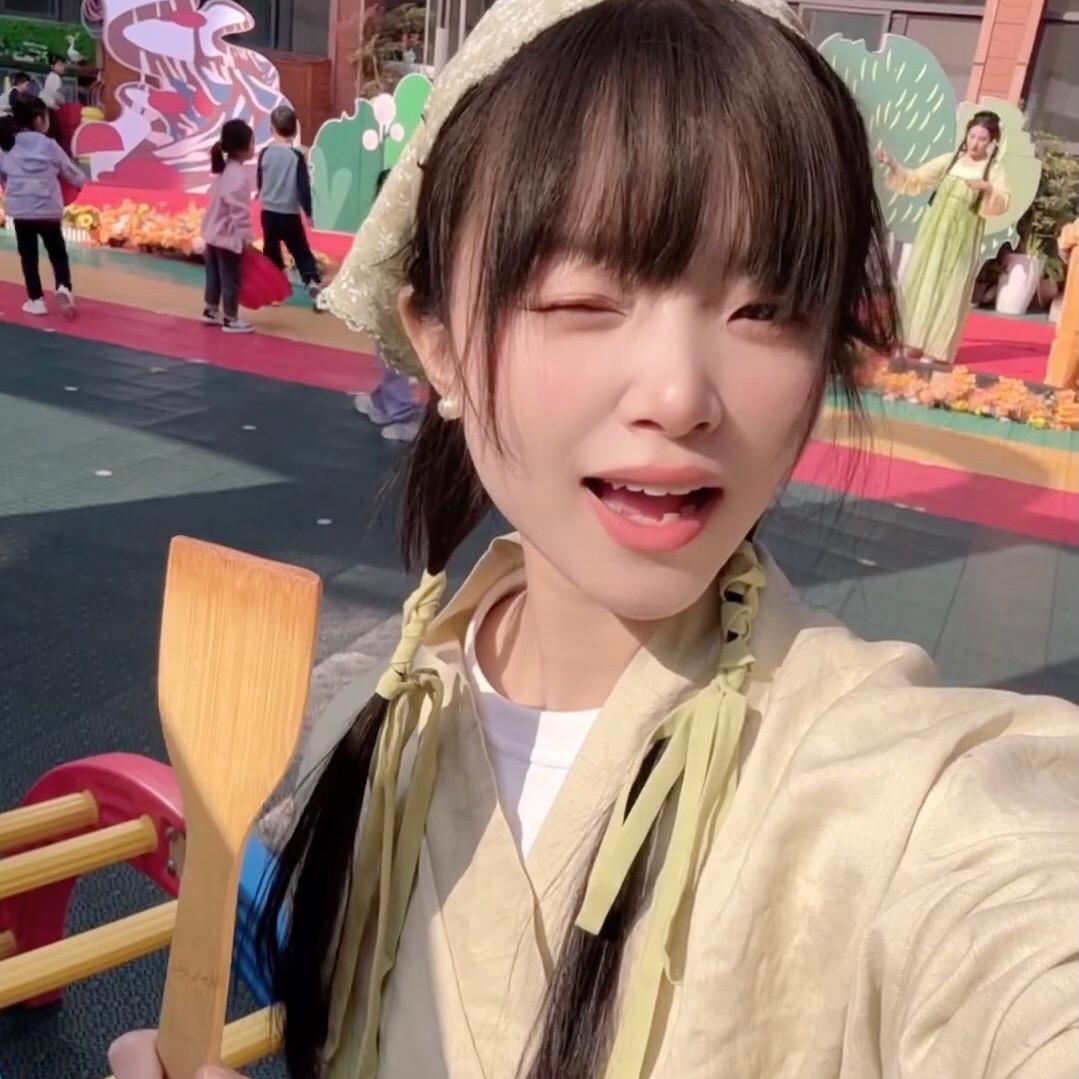 🥯小小 *ﾟ