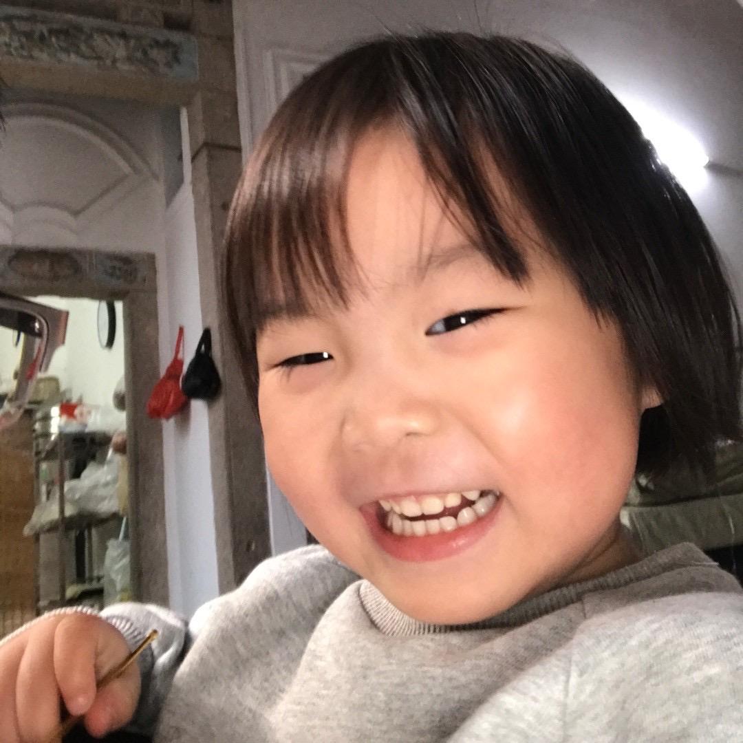 佳亮