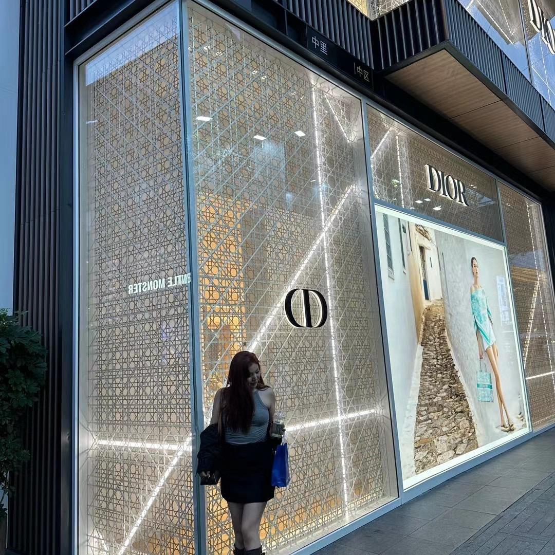 𝐄𝐧𝐟𝐚𝐫-𝐦𝐨𝐦