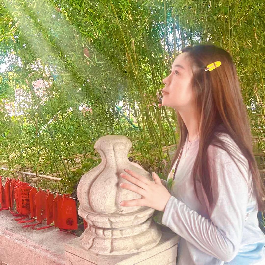 阮阮：🦈ᗜHෆngྉ