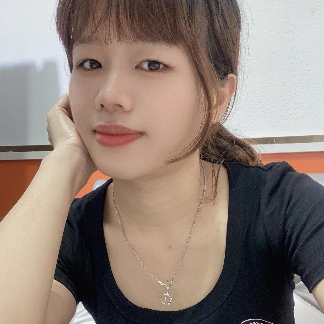 小霞吖