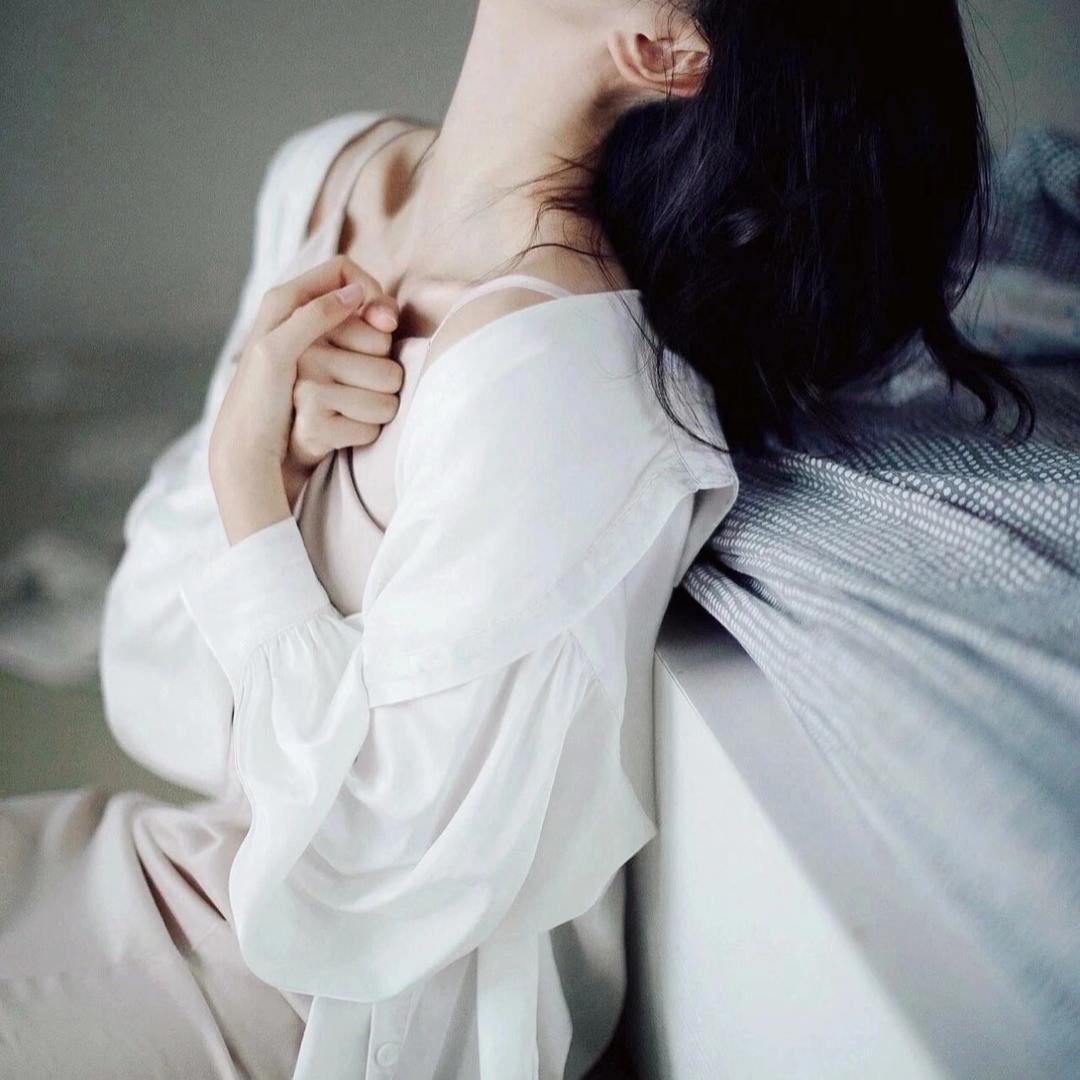 低调