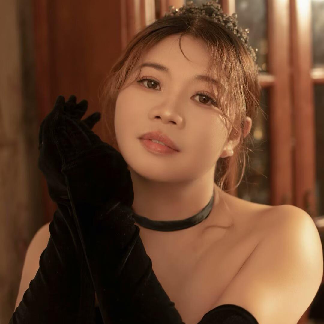 英子