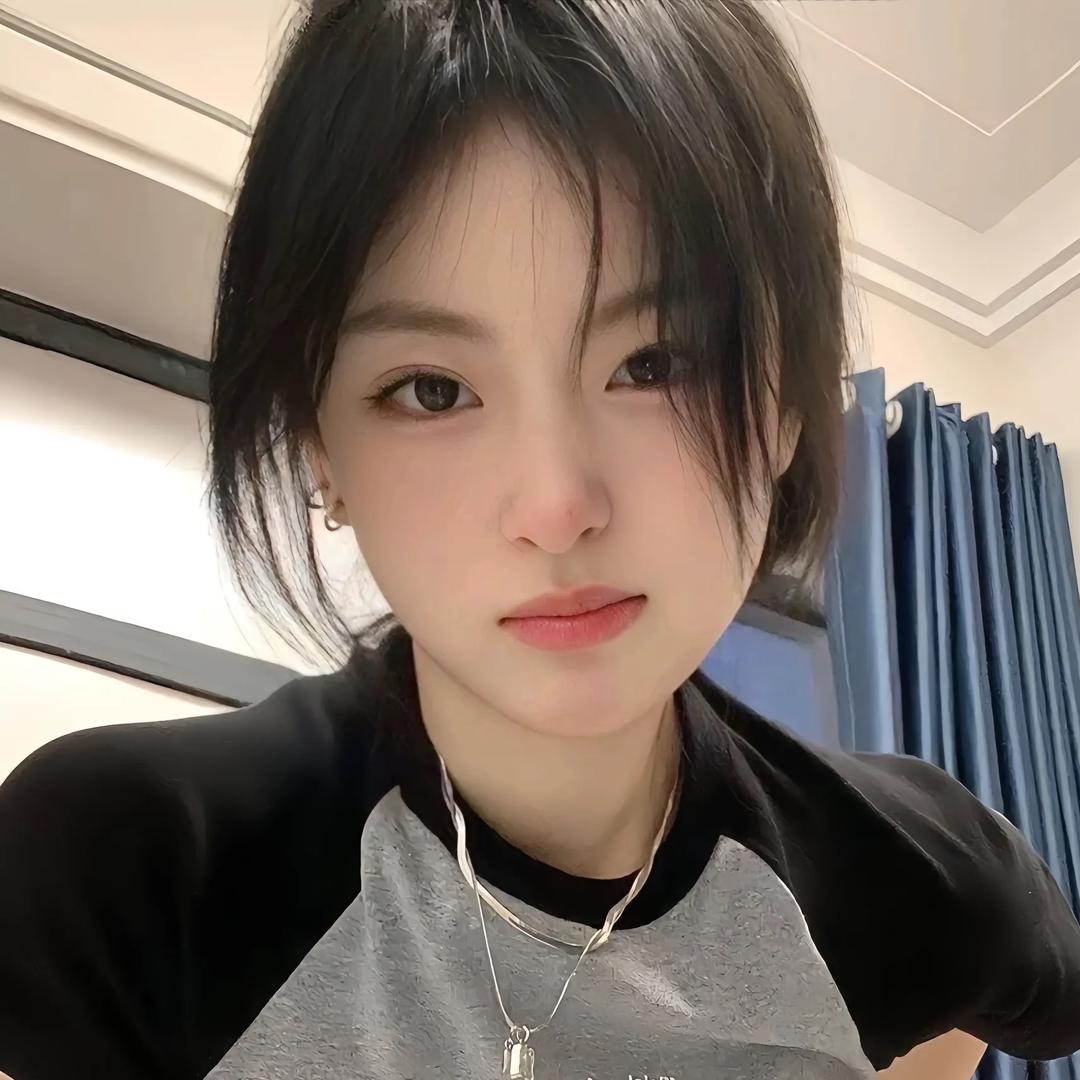 鸿鑫湾 静静