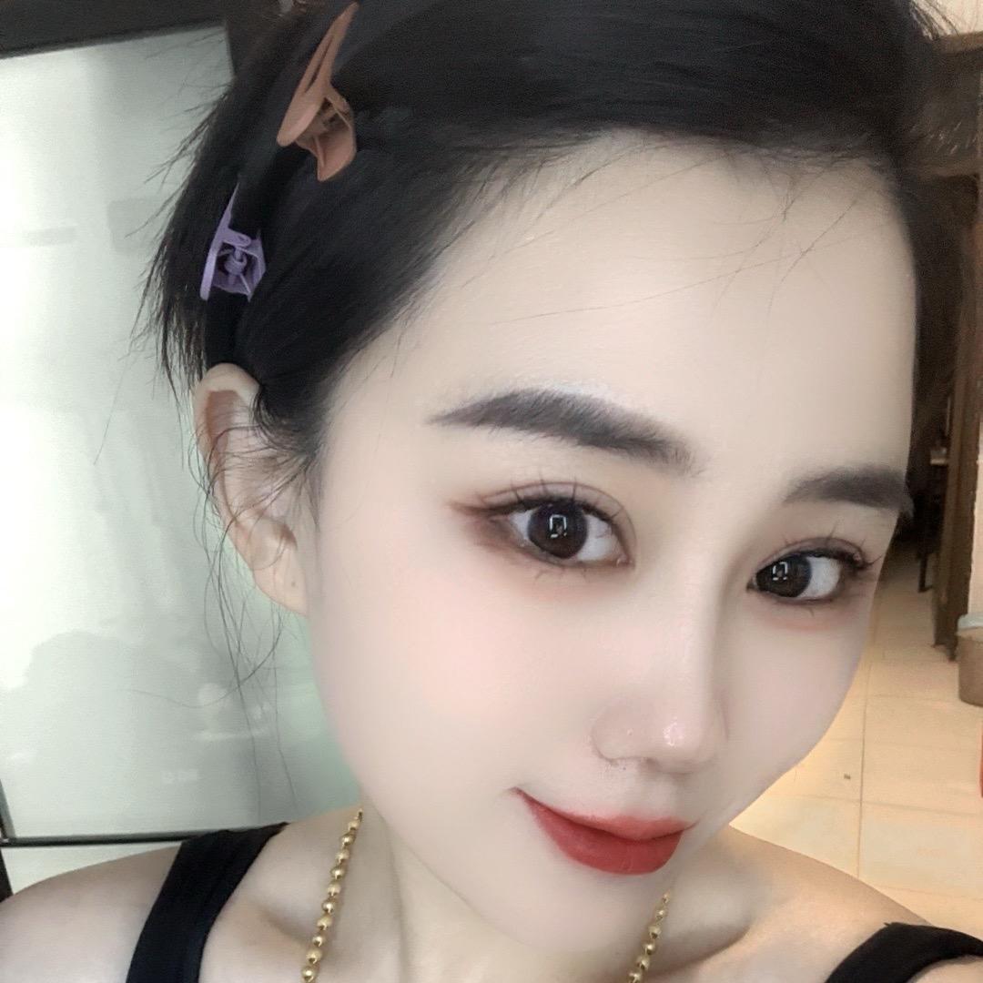 爱笑的女孩😁