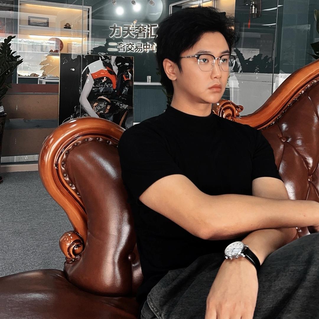 收包表的谢霆锋