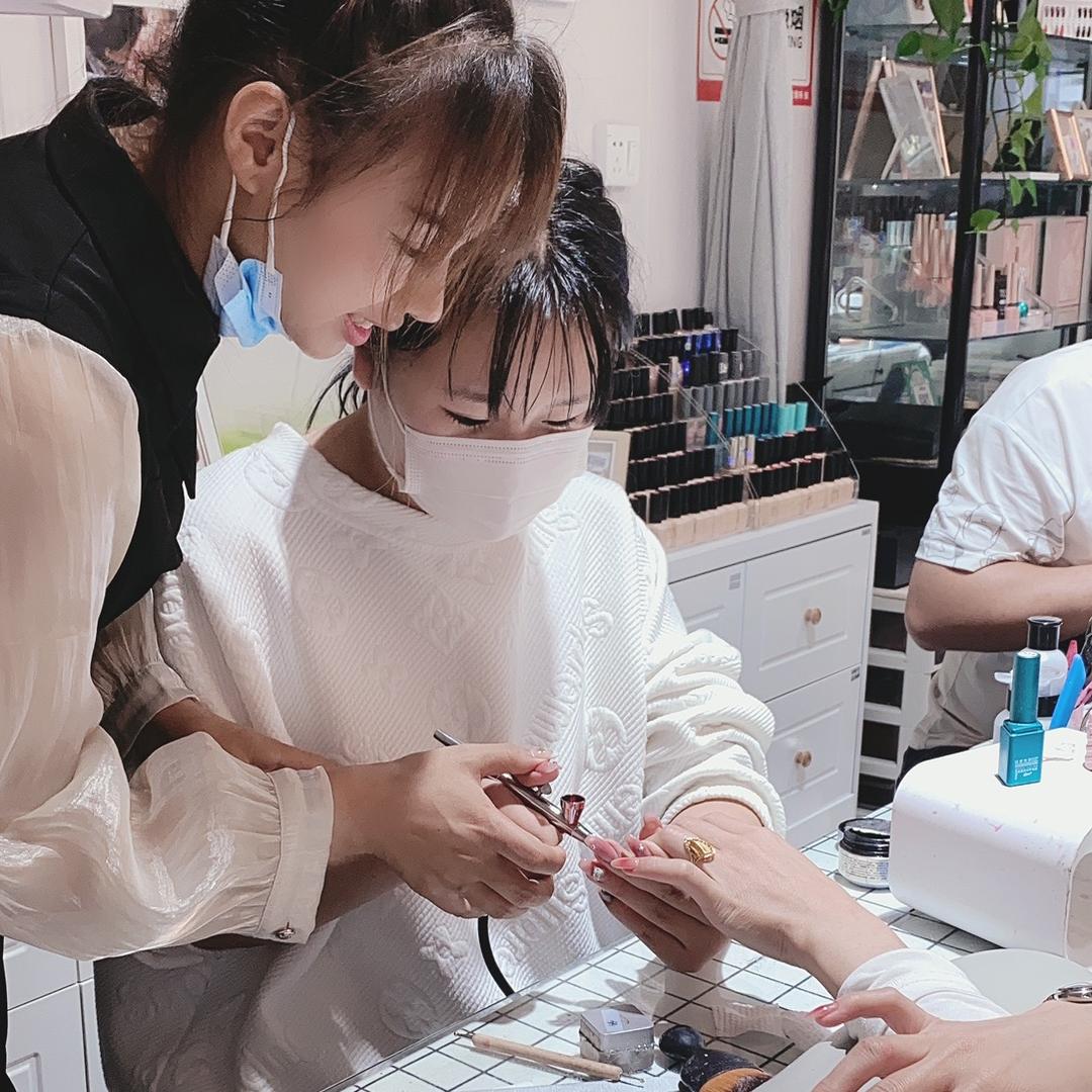 原阳县主角纹艺美甲美睫培训