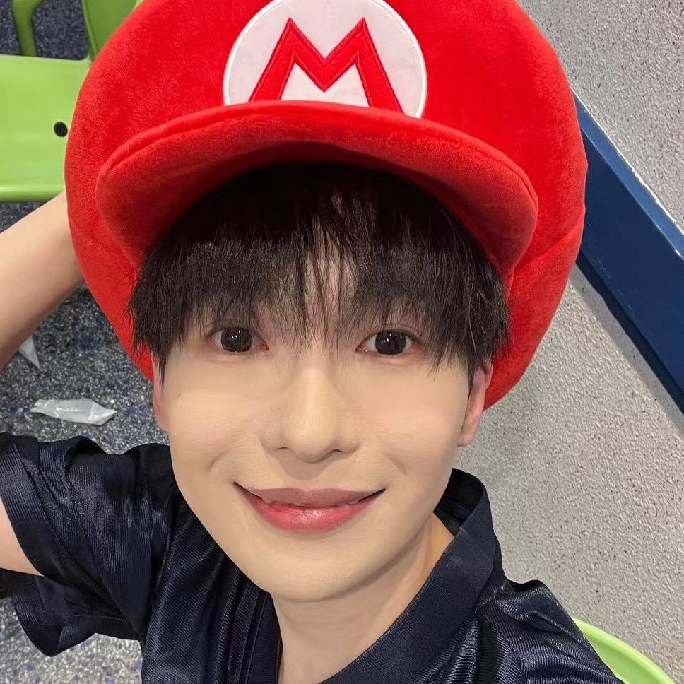 爱新觉罗男孩@抖音