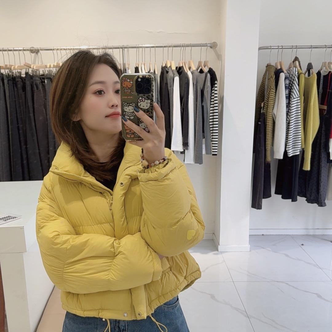 蒙城商贸城东门（我们俩 女装）