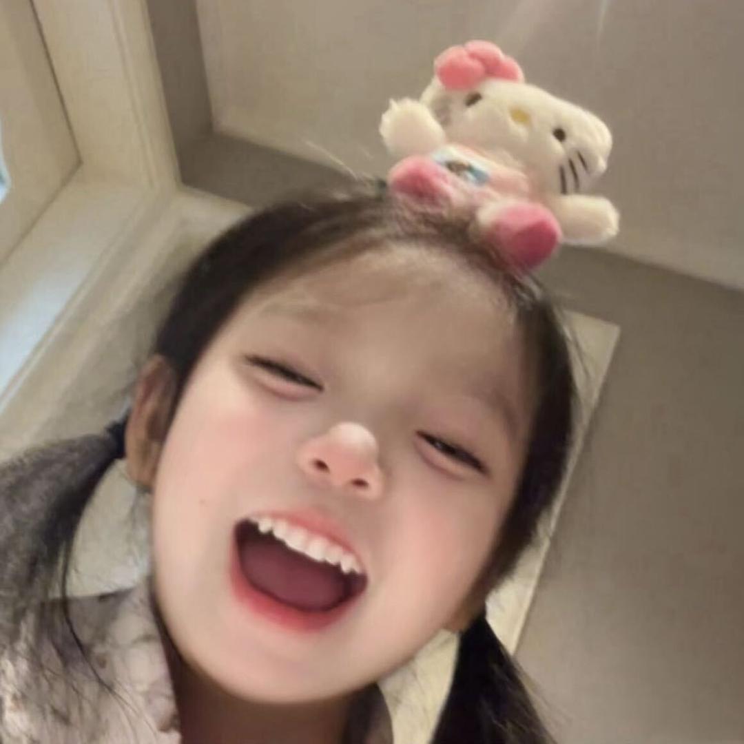 美女总是露着后背