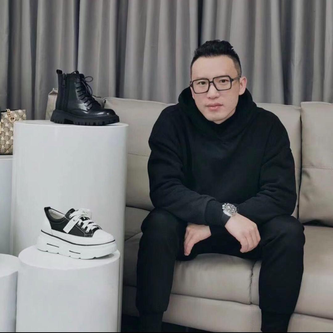 阿布严选文文潮牌