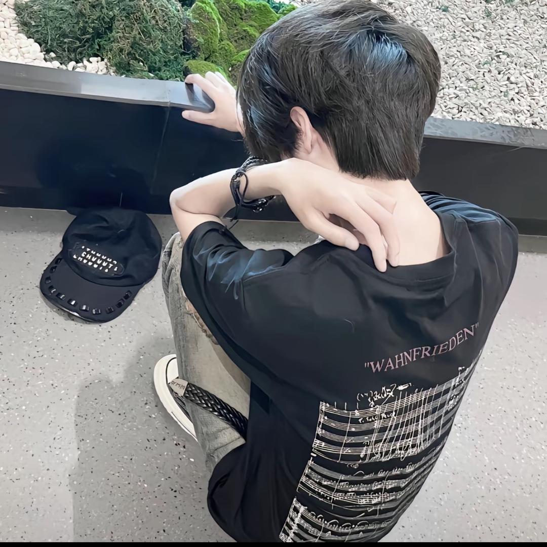 v