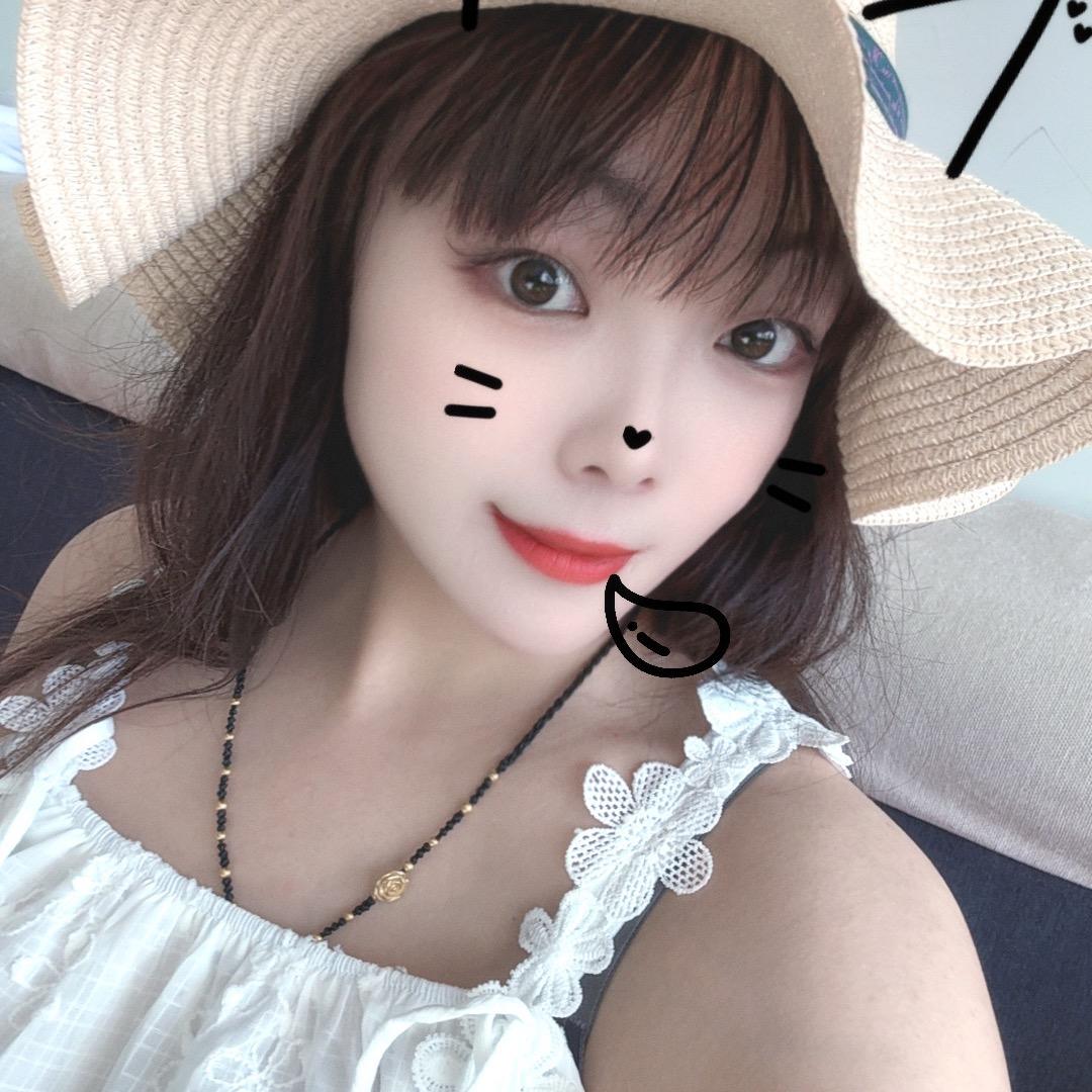 F. 💕囍  樂🌸