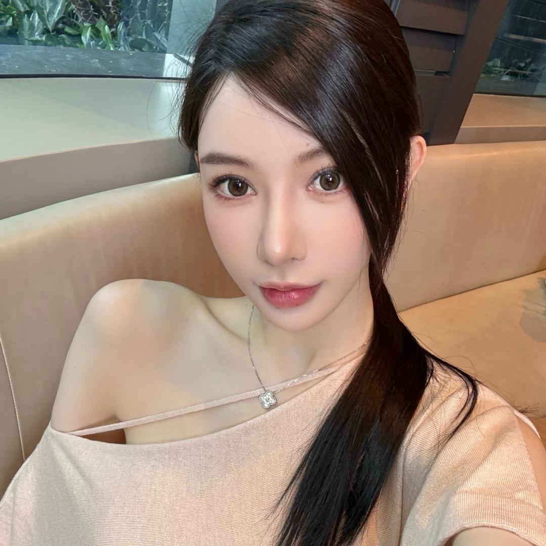 Olivia______
