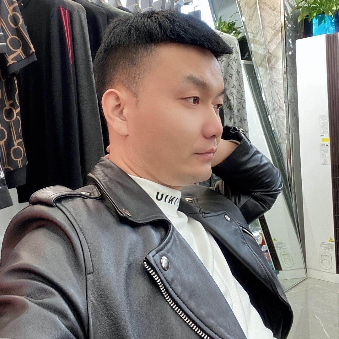 新巴时尚男装穿搭