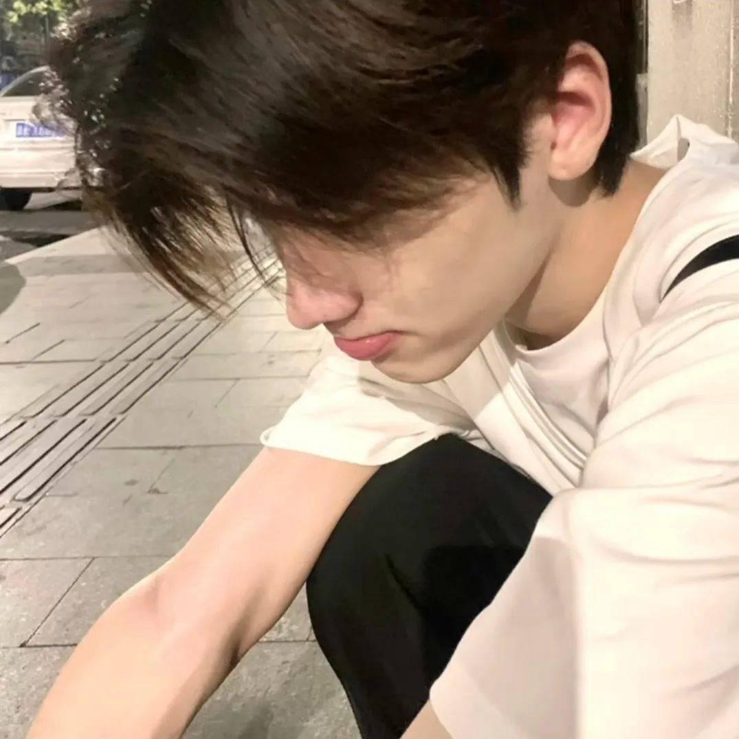 做一个善良勇敢坚强乐观积极向上的少年男孩
