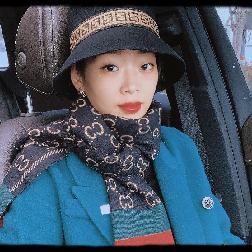 义乌张莉（围巾帽子批发）