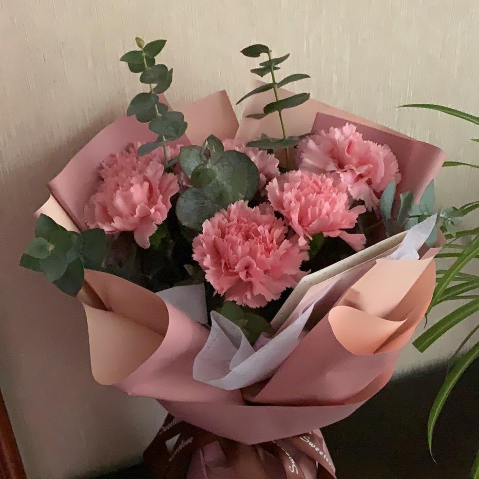 信月（橱窗有物）