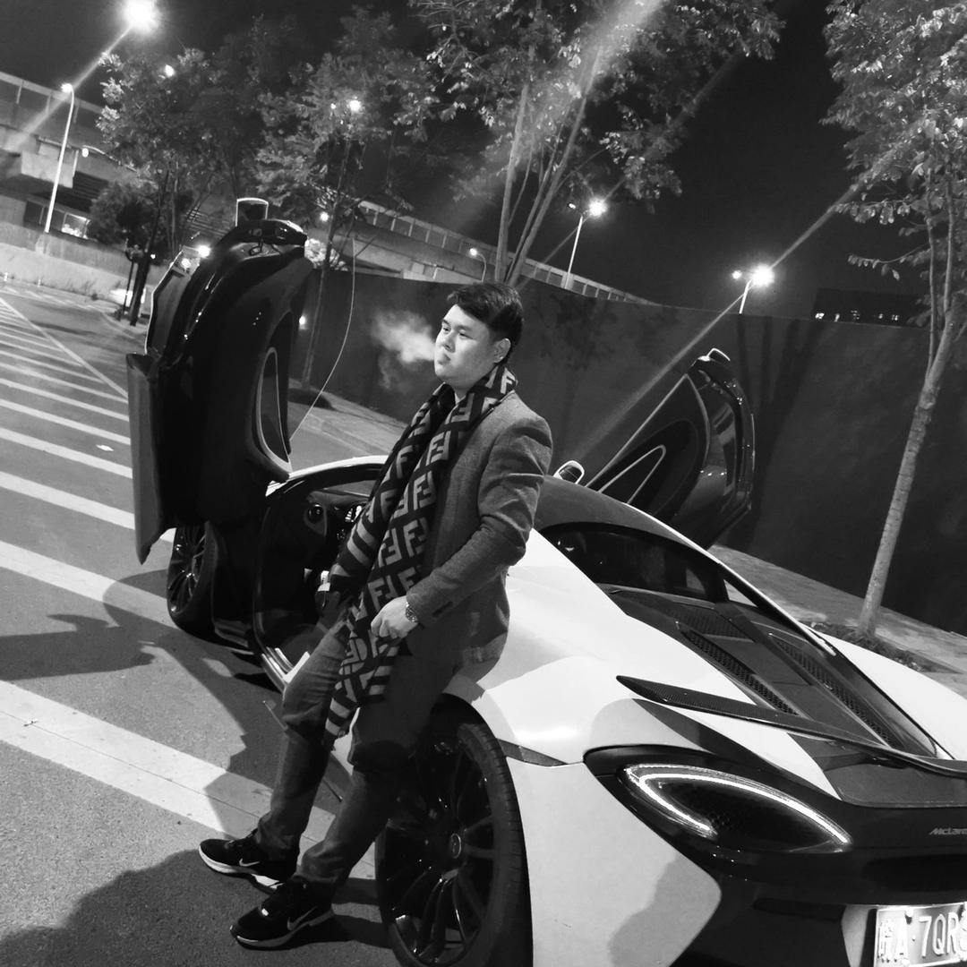 Mr.眯眼阿斌