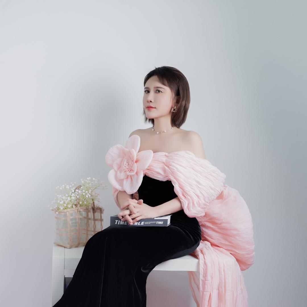 小富莉