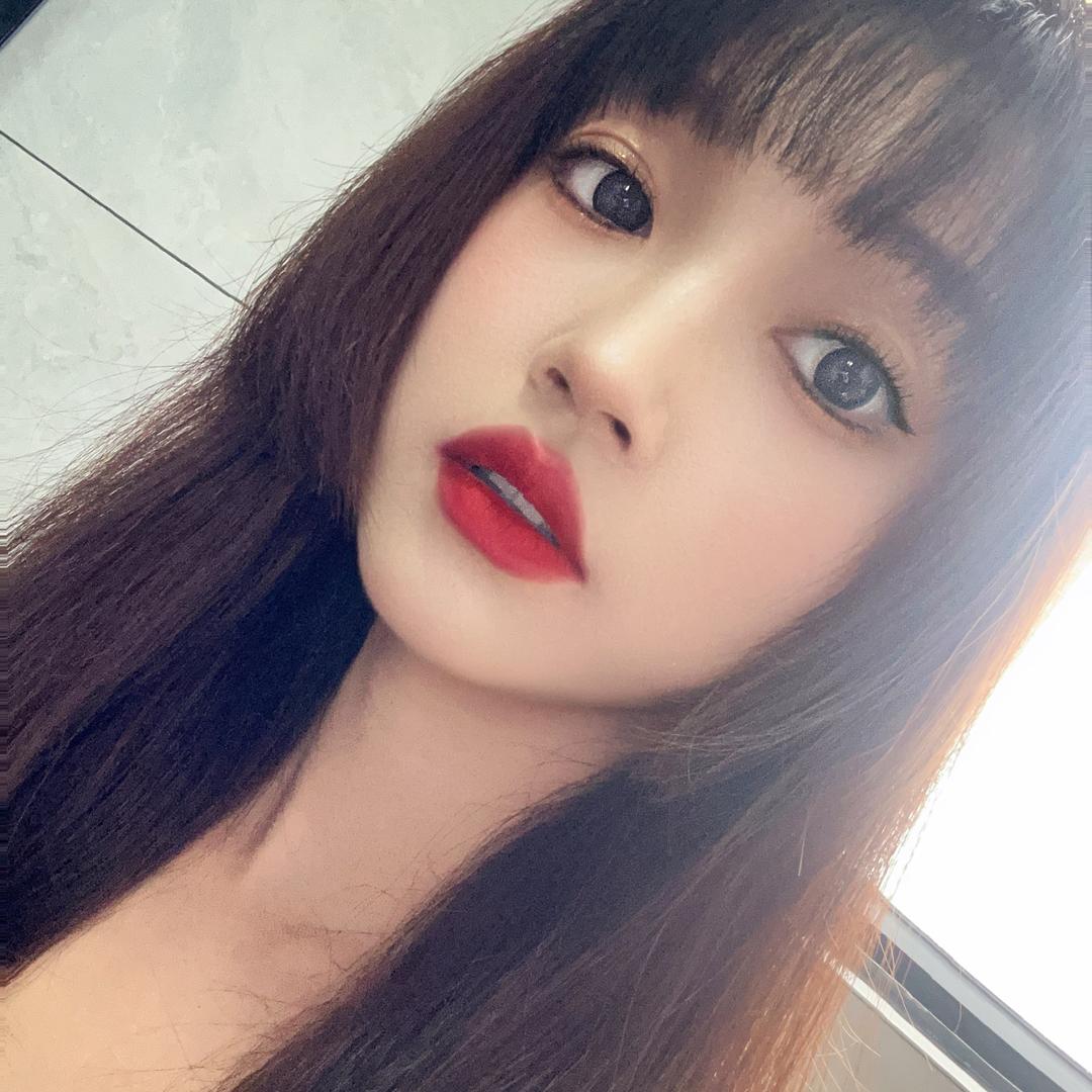 小曼.
