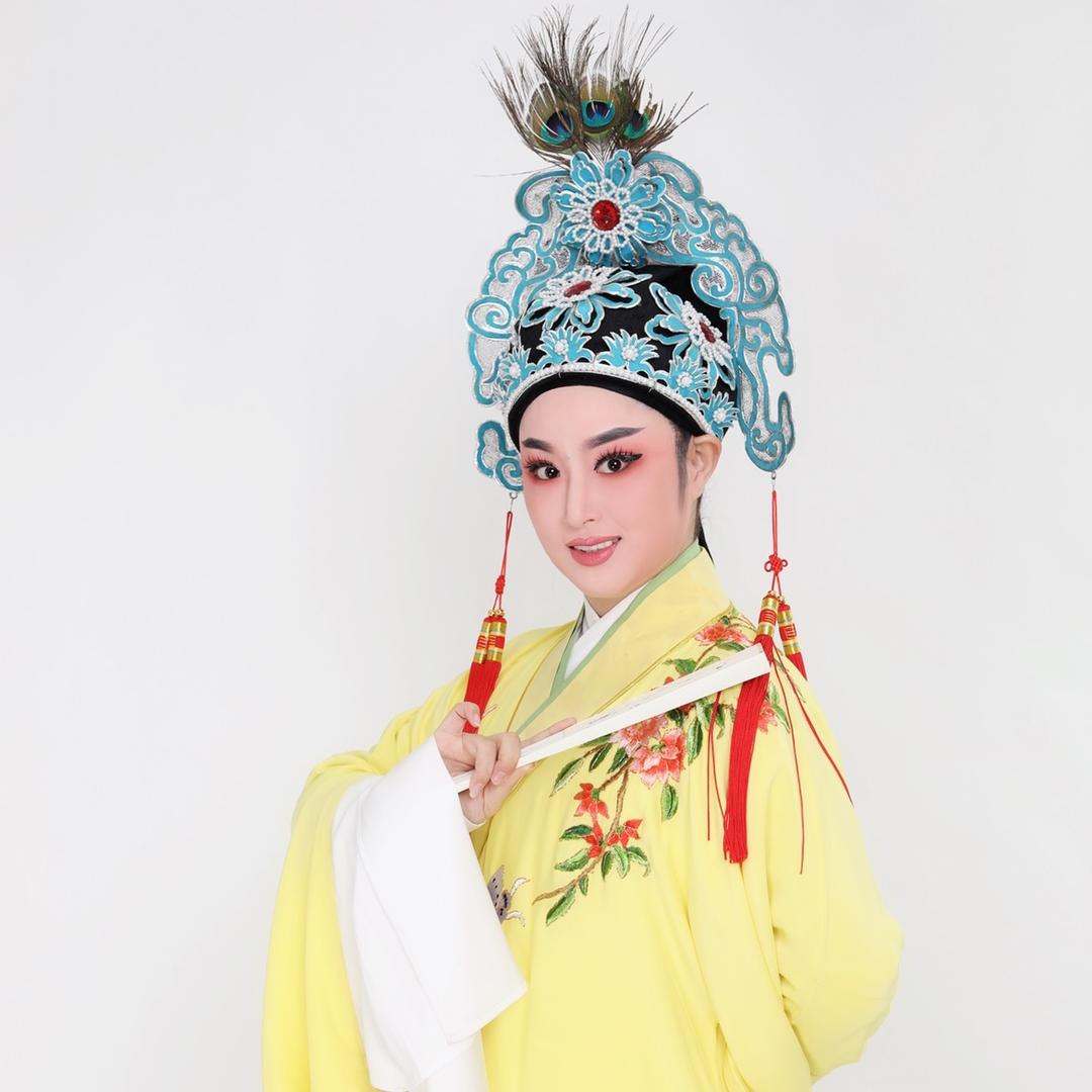 越剧小生张蓉
