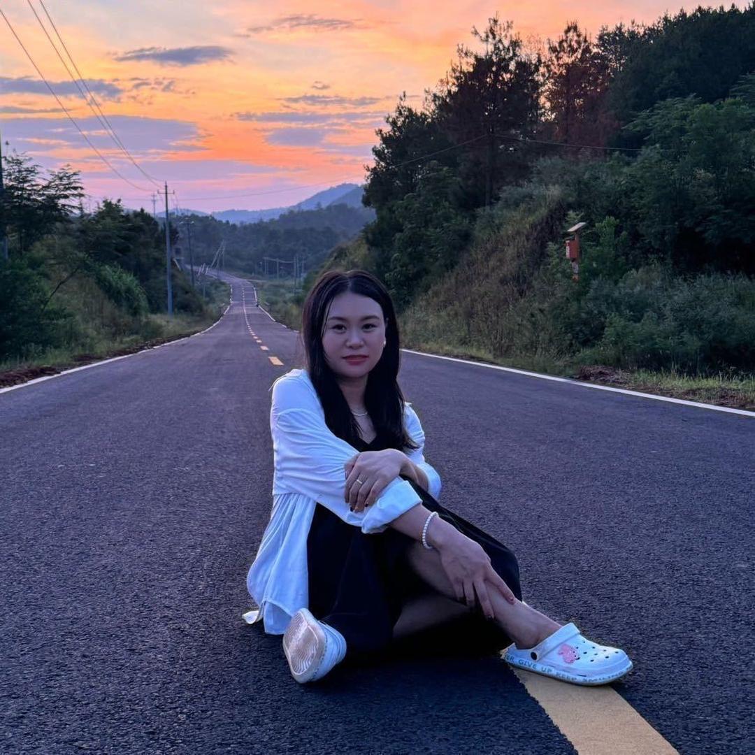 车子年审小黄姐姐