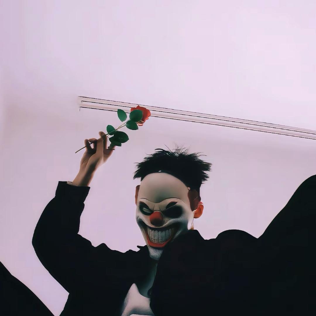 王 富 贵