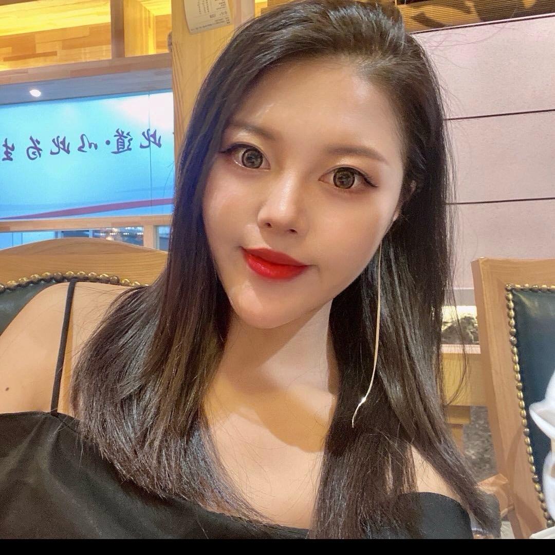 赵思瑶服装店